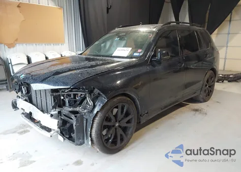 2024 BMW X7 xDrive40I z USA, uszkodzony, nr VIN 5UX23EM06R9U74159